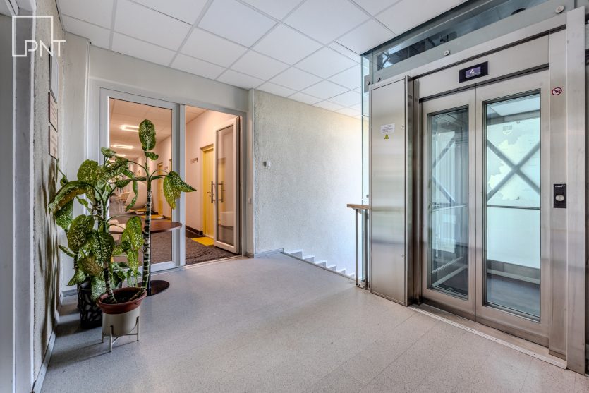 Komercinės patalpos Panevėžio rajono savivaldybės pastate, Vasario 16-osios g. 27, Panevėžys, Centras – nuotrauka 2